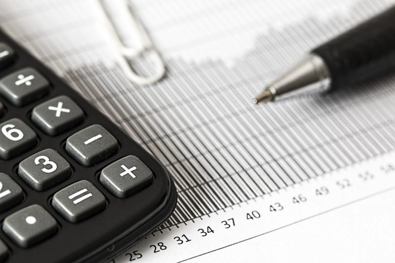 calculator-g7b78b674f_1280